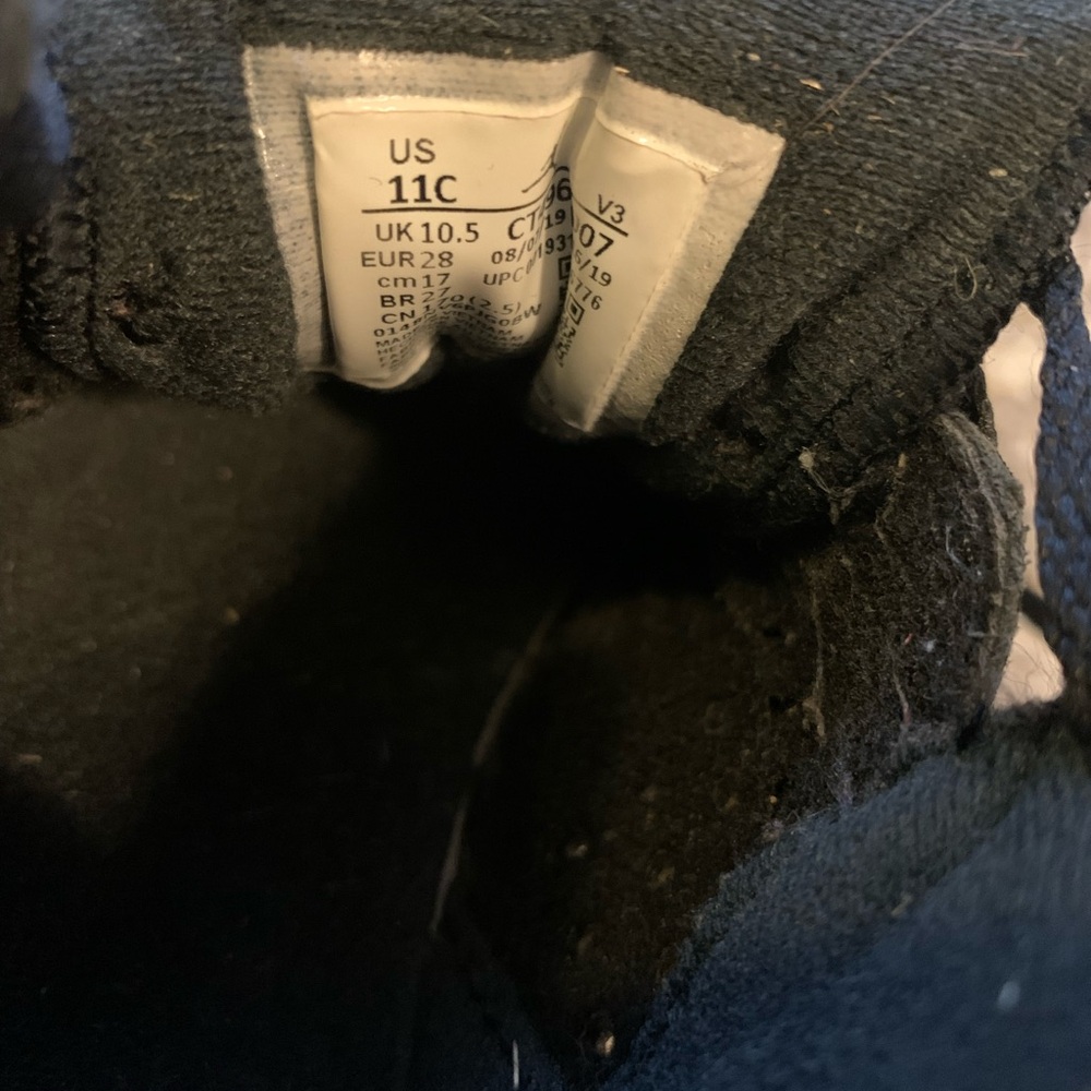Air Jordan 6 Retro Black Sneakers - Picture 8 of 9